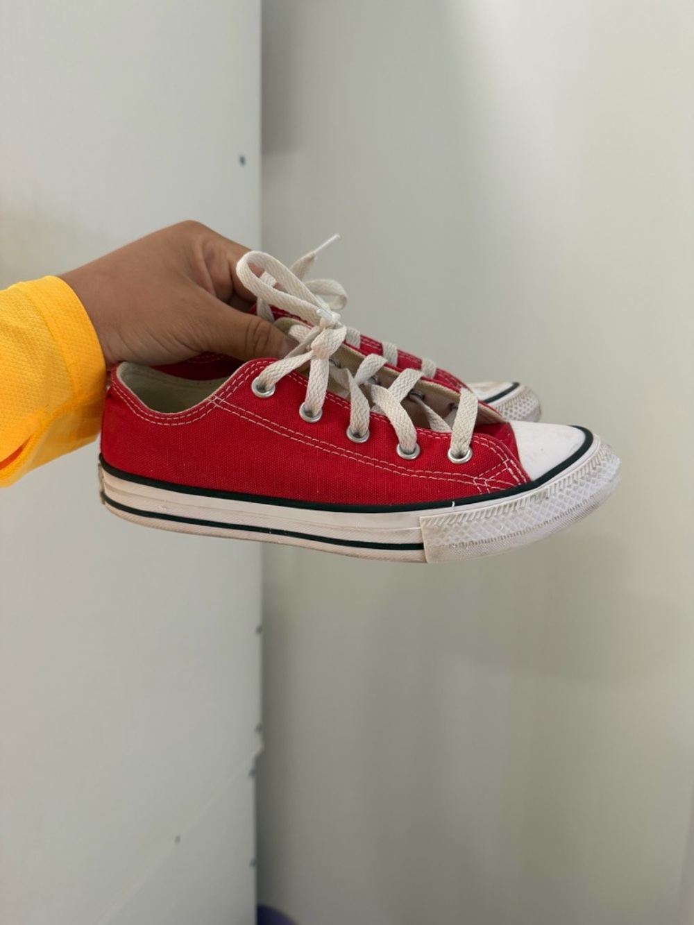 Kids converse